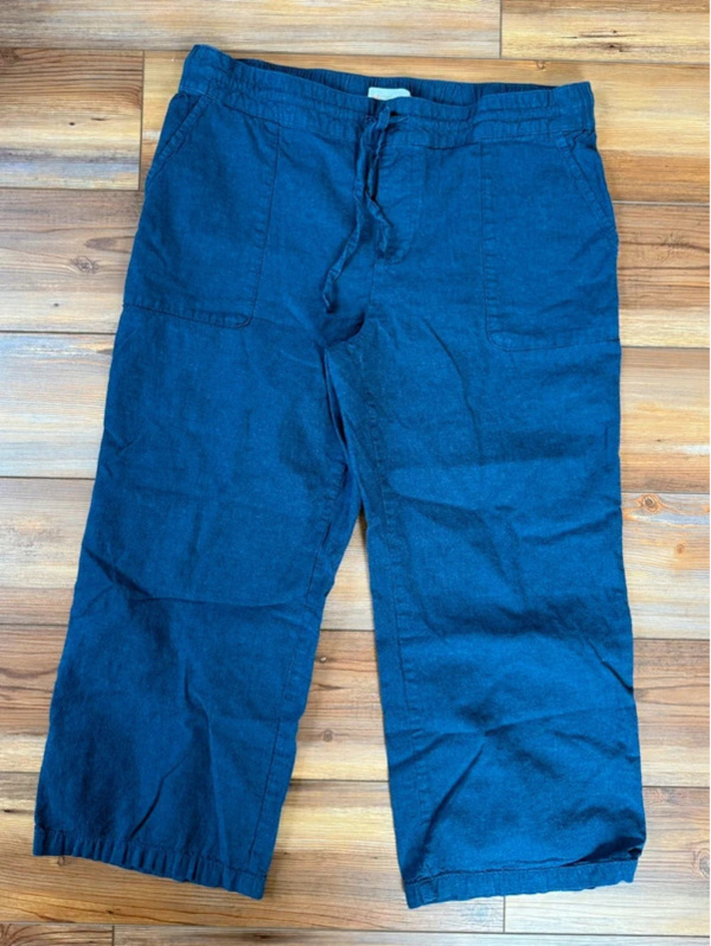 Liz Claiborne crop navy pants size M